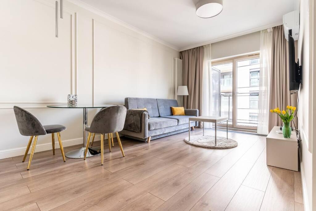 Golden Apartments -City Center - Mennica Residence Warschau Buitenkant foto